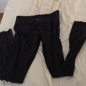 Black reversible lululemon leggings